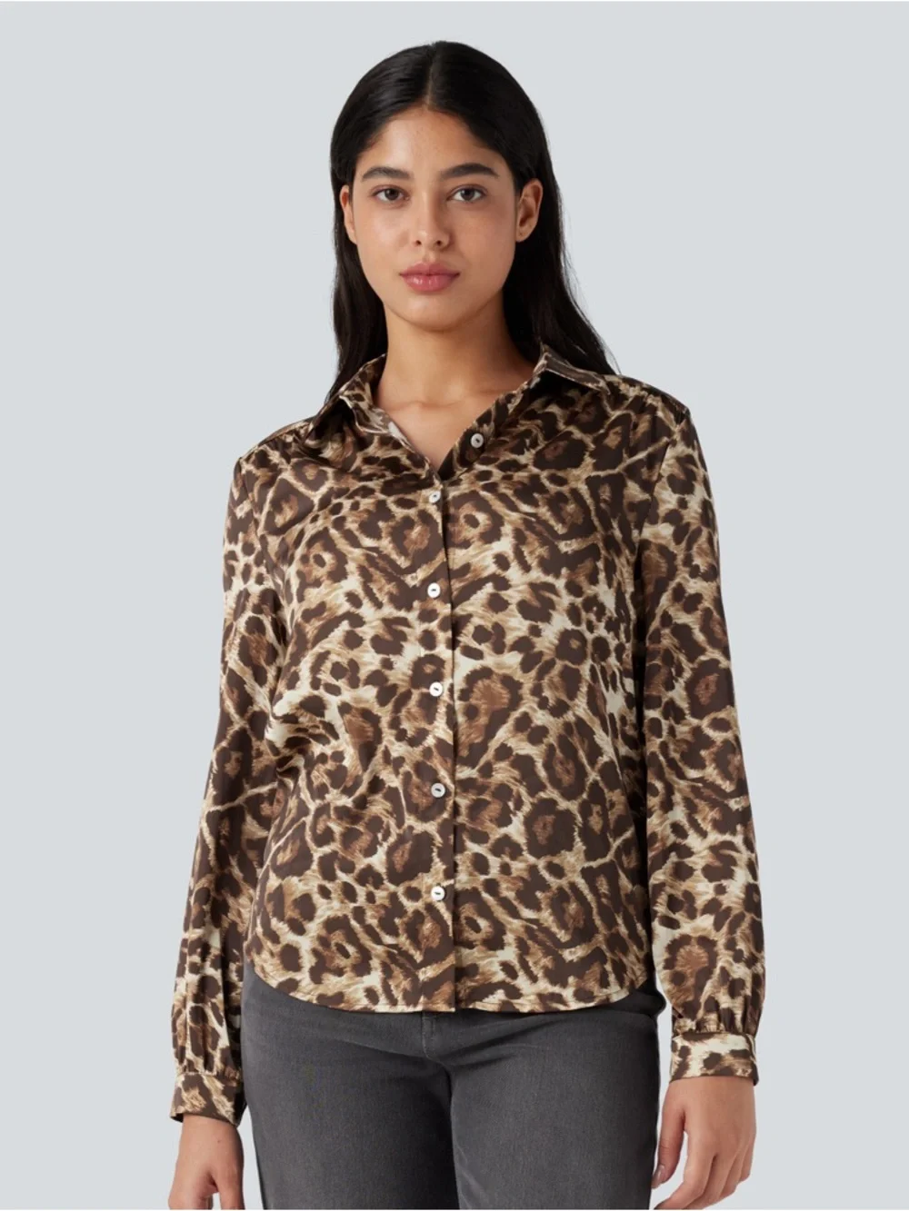 Leopard Print Button Down Shirt Long Sleeve Collared Casual Blouse NWT Small - Picture 6 of 8